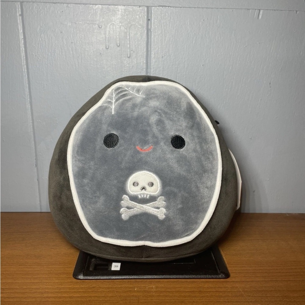 Squishmallow Alva Stuffed Animal w/Tag Halloween Cob Web, Skull Crossbone 8”